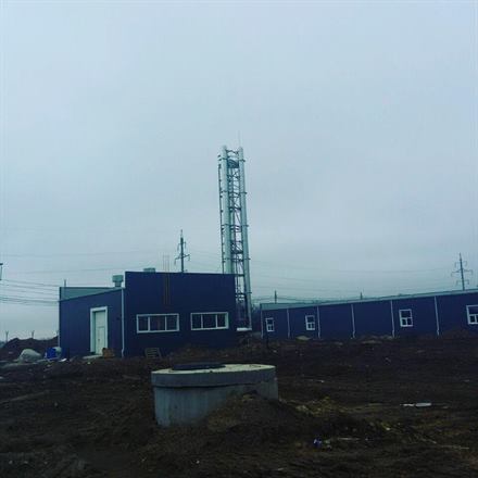 Смонтированный дымоход из нержавеющей стали на объекте — работа ТВК